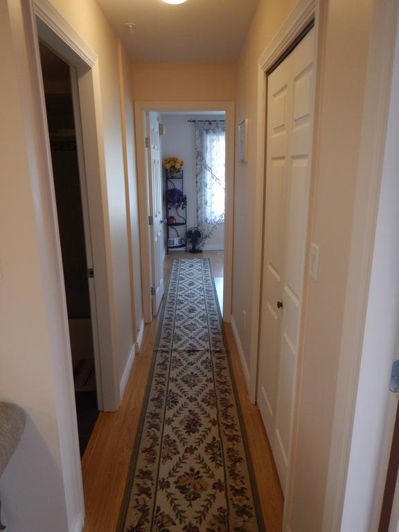 Clean And Quiet 2 Bdr 2 Bthr Private Entrance Entire Guests Suite Near Coquitlam Center Mall And Skytrain Номер фото
